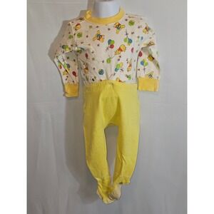 Vintage Winnie the‎ Pooh Snappable Pajamas.  12 months. Please read description